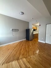 Building Photo - 312 Shirley St