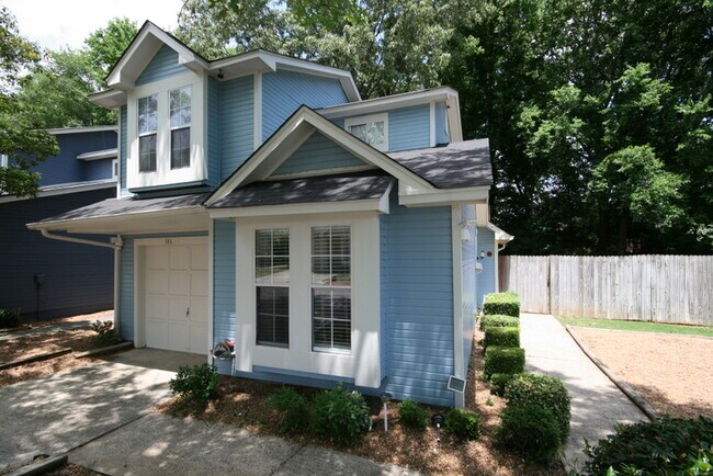 Building Photo - 146 Bridle Trace Ln