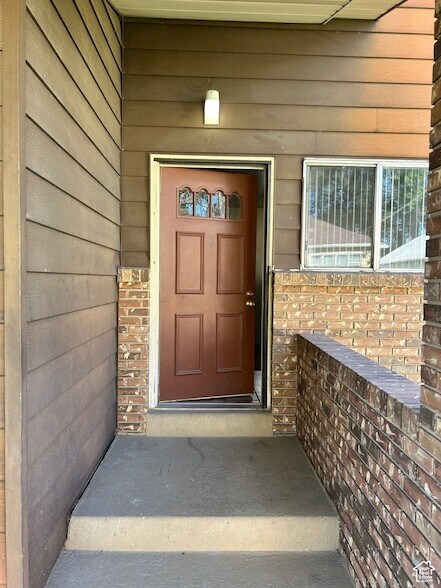 Foto principal - 3556 Van Buren Ave