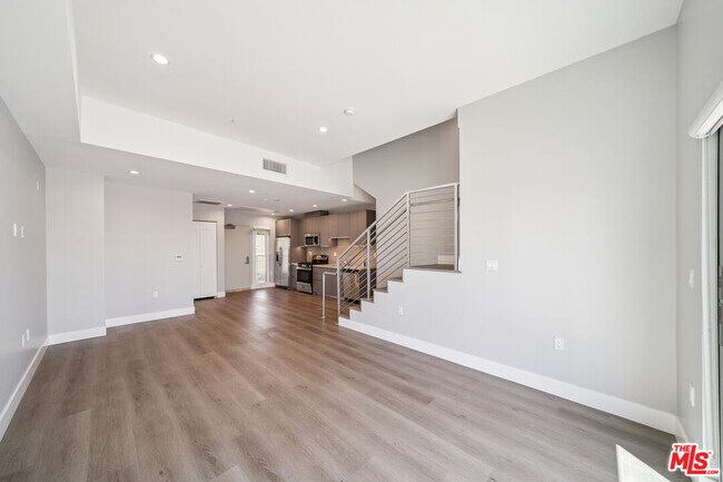 Building Photo - 1223 Hayworth Ave