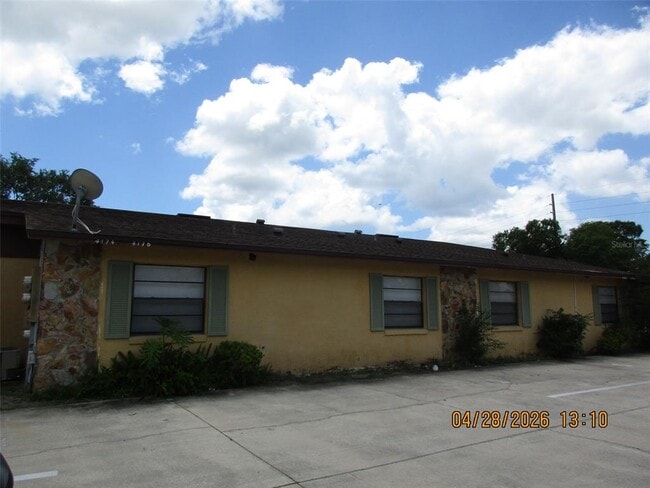 Foto del edificio - 4174 Corsair Ave