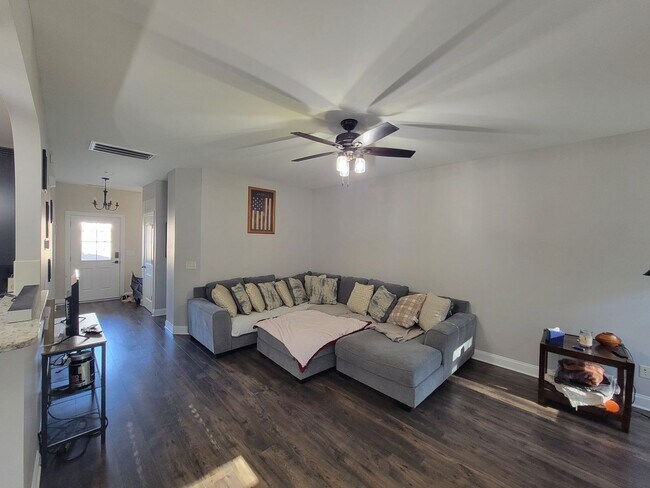 Building Photo - Rental in Anderson Creek Crossing!
