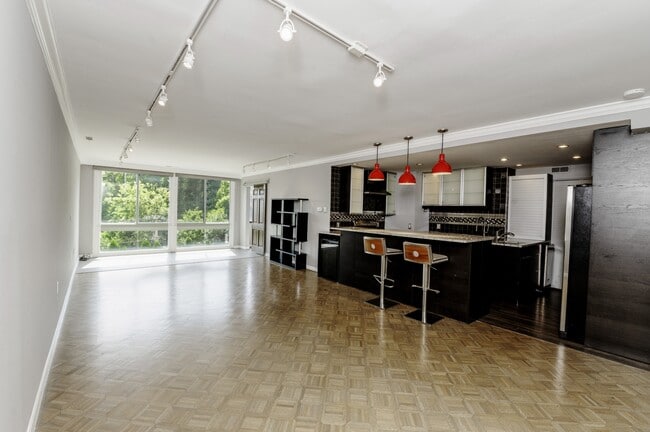 Building Photo - 2005 Calvin Cliff St