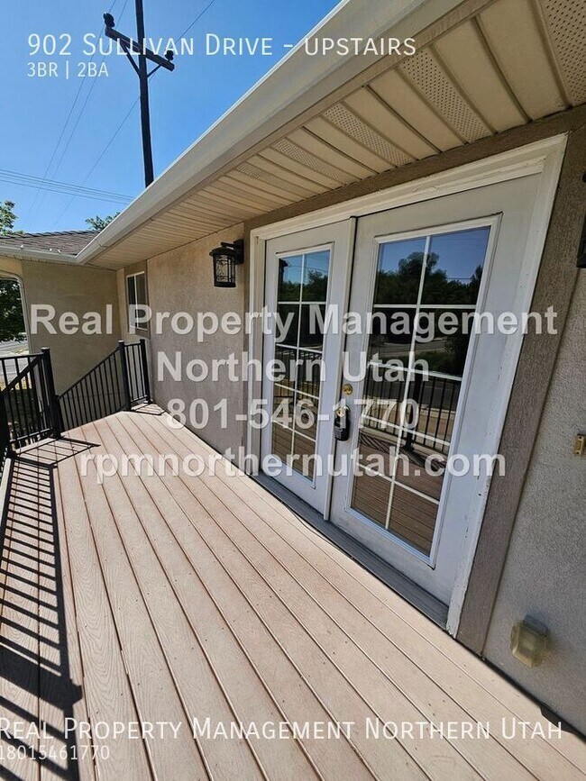 Building Photo - 902 Sullivan Dr