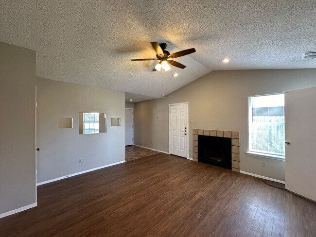 Foto del edificio - Viewable Now!  Pets Accepted!