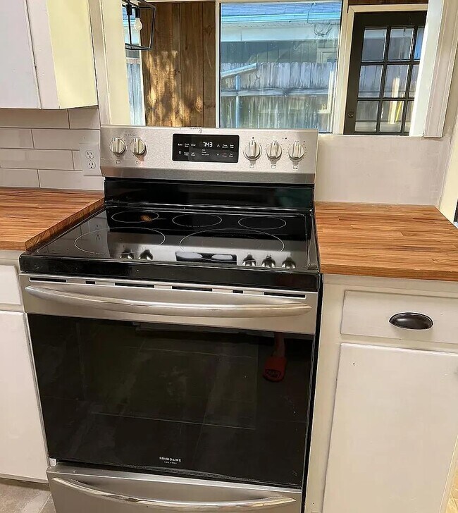 Foto del edificio - 4109 Parkway Dr