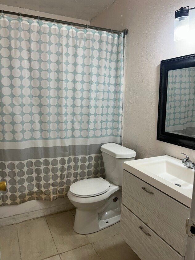 Foto principal - 1129 S 124th E Ave