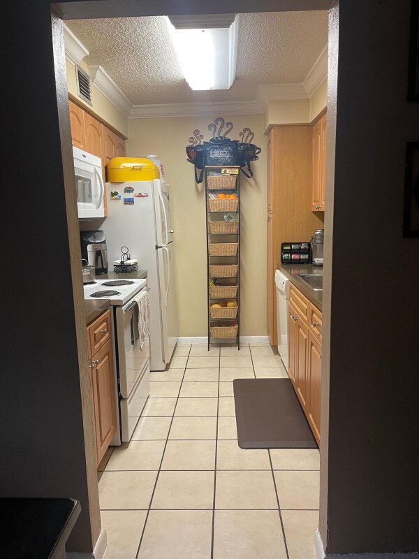 Building Photo - 7205 Miami Lakes Dr