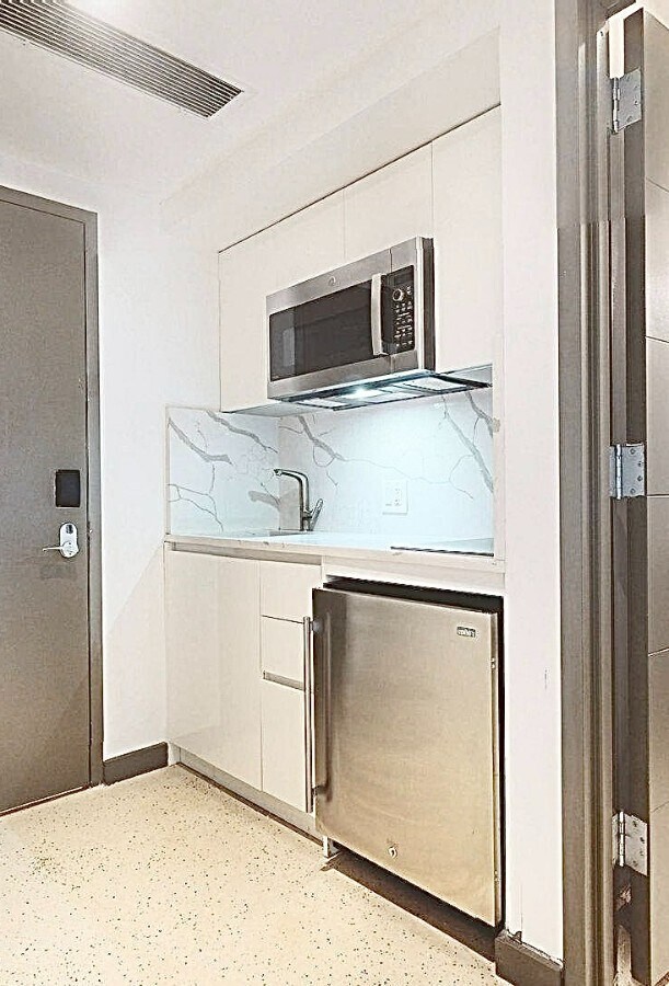 Photo - Broad Street Apartment