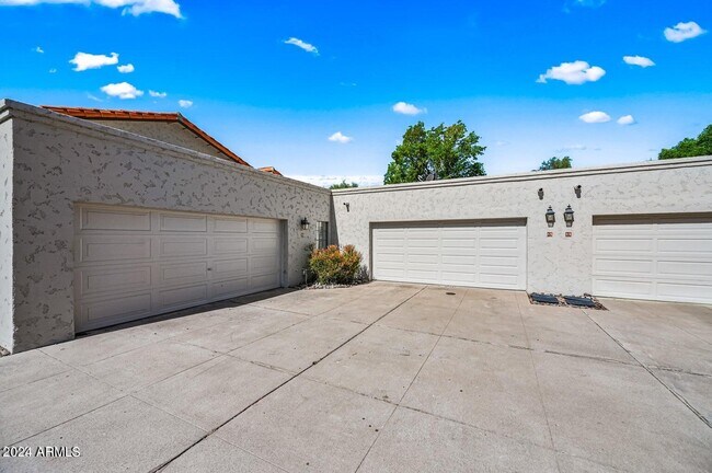 Building Photo - 6349 N 78th St