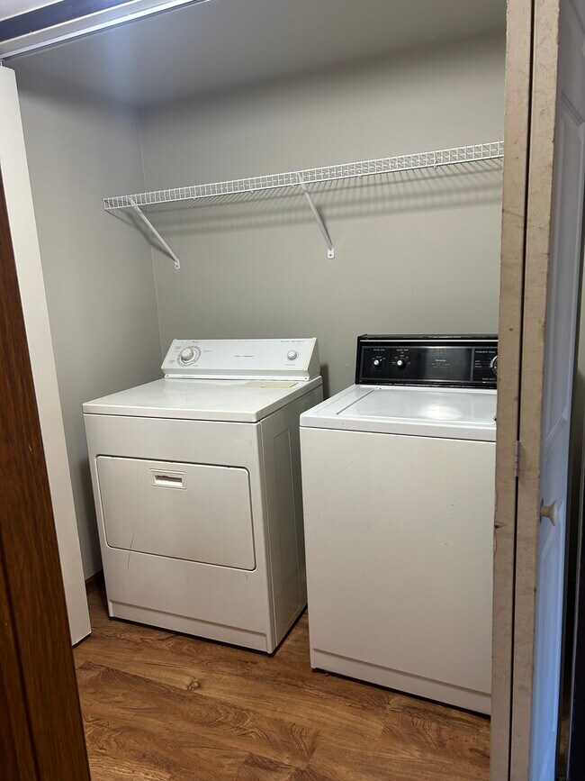 Foto del edificio - 3325 Kimball Rd