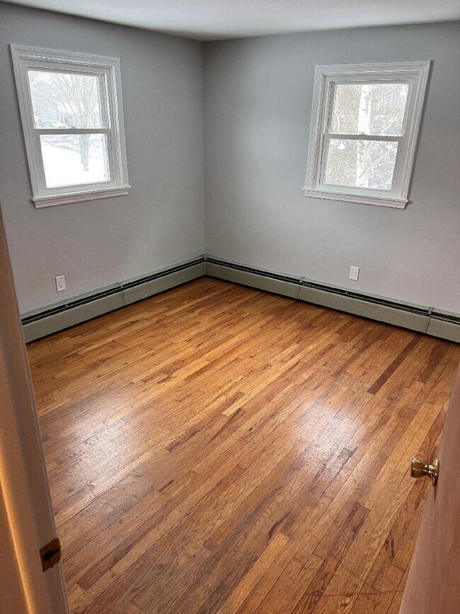 Building Photo - 604 Nowlan Rd