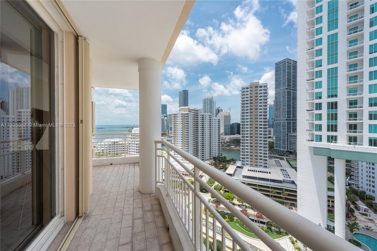 Primary Photo - 888 Brickell Key Dr
