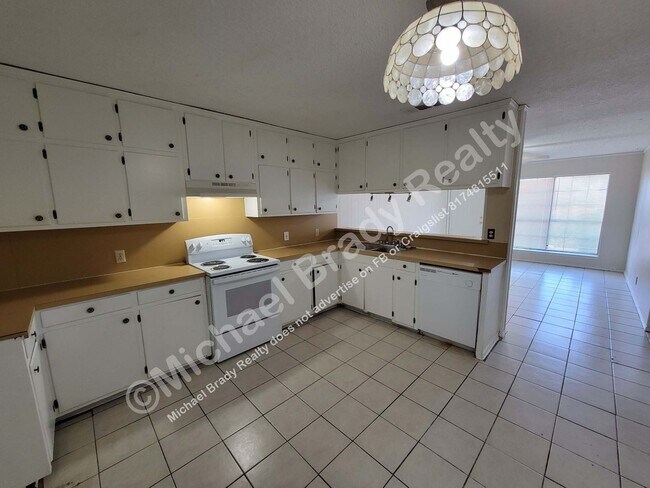 Foto del edificio - 3262 Matthews Dr