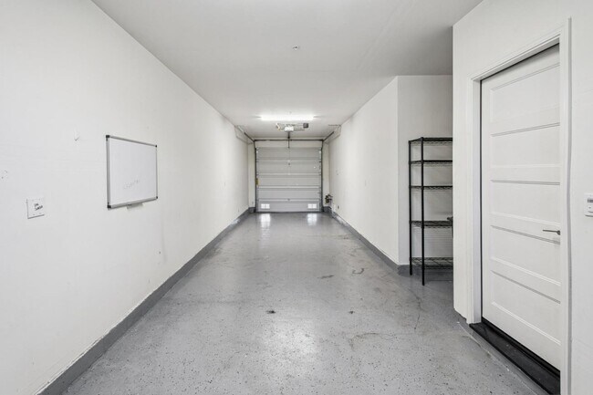 Foto del edificio - 605 El Camino Real