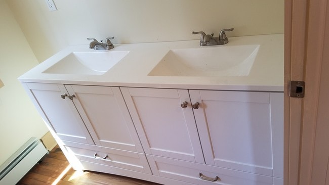 Building Photo - 404 Jackson St