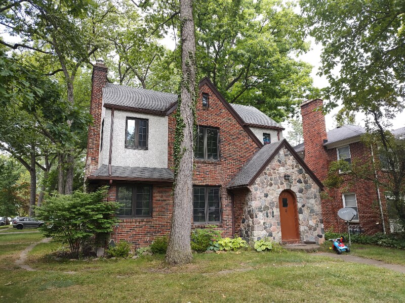 Primary Photo - 2324 Kenwood Blvd