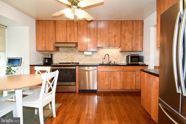Foto del edificio - 4846 Cloister Dr