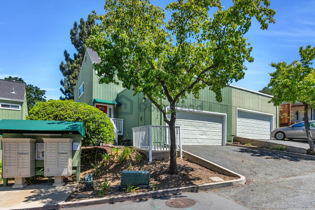 Building Photo - 3725 Clayton Rd