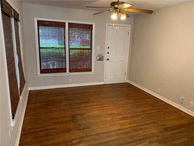 Building Photo - 2102 Maldon Pl