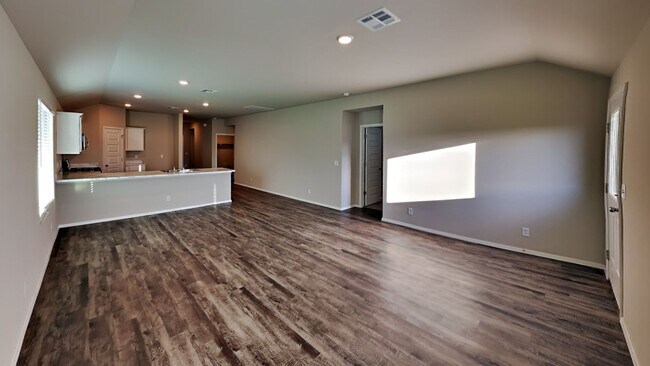 Foto del edificio - Beautiful 4 bedroom 2 bath corner lot home in Coweta!