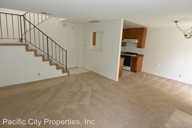 Building Photo - 18861 Smokewood Cir