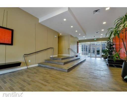 Building Photo - 1 br, 1 bath Condo - 700 Harrison Ave