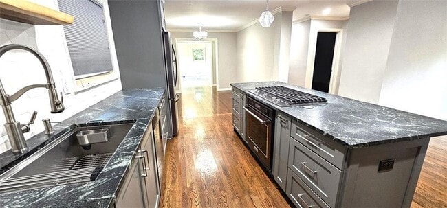 Building Photo - 1310 Poplarcrest Cir SE