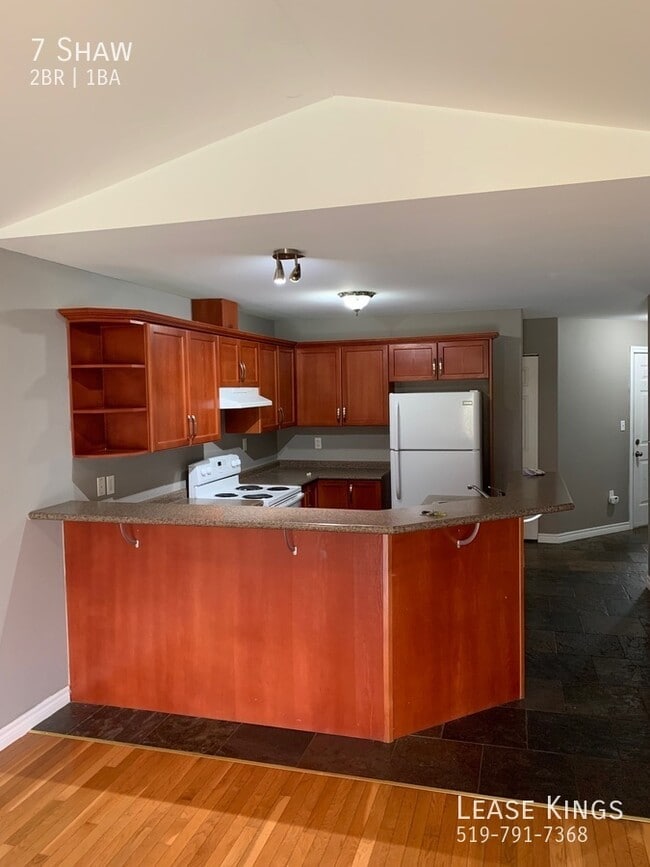 Building Photo - Beautiful Semi Ranch With Attached Garage ...