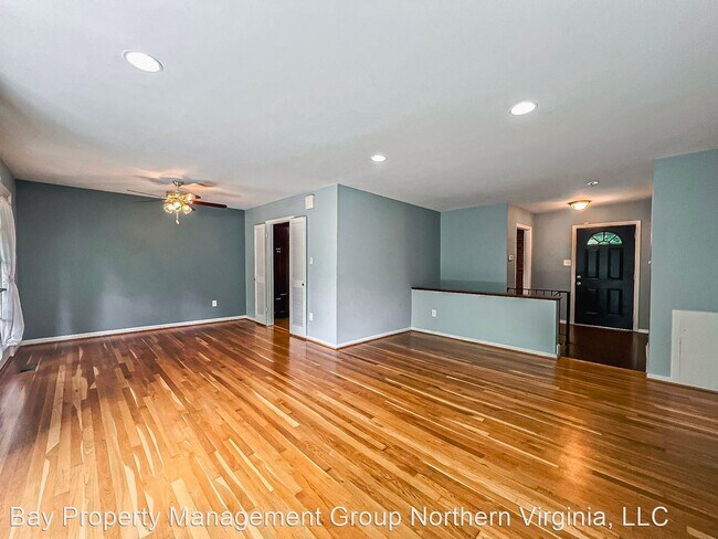 Building Photo - 4 br, 2.5 bath House - 8411 Cottage St