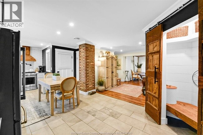 Building Photo - 2735 Mark Ave