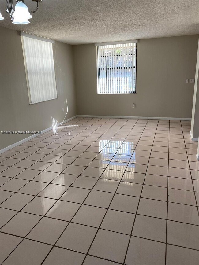 Foto del edificio - 12241 SW 16th Terrace