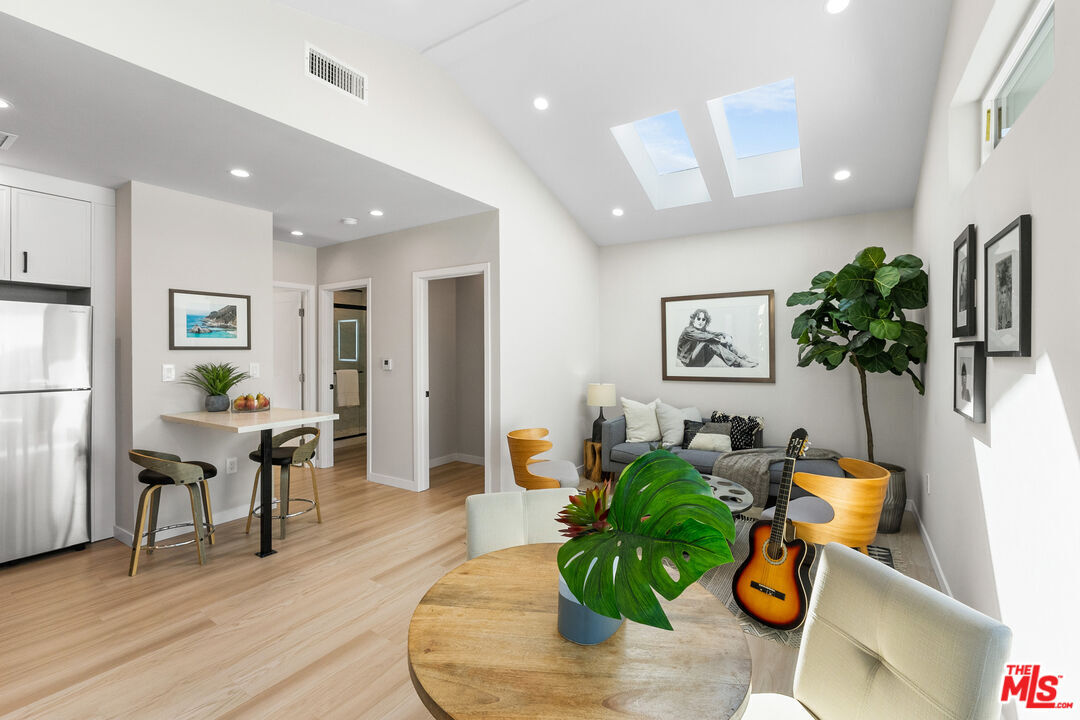 Foto principal - 2656 S Garth Ave