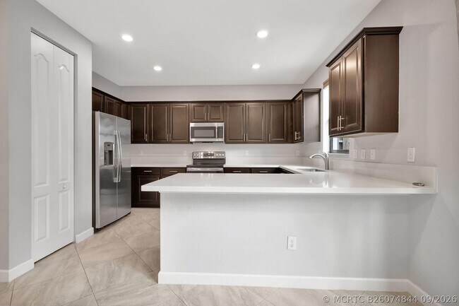 Foto del edificio - 12950 Anthorne Ln