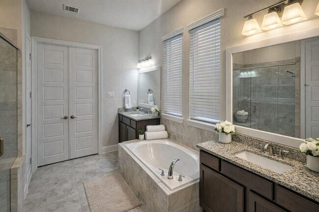 Foto del edificio - 13423 Alpine Mountain Ln