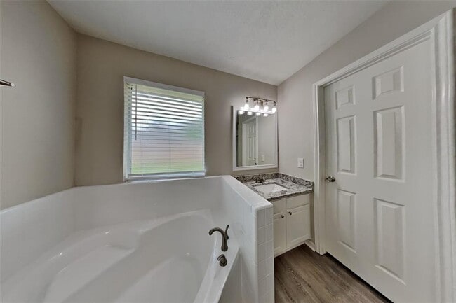 Building Photo - 12231 Piney Bend Dr