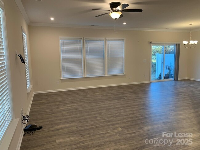 Building Photo - 23042 Clarabelle Dr
