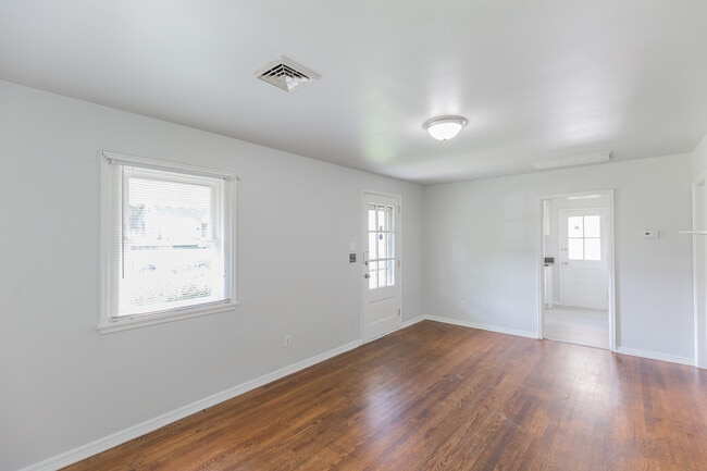 Building Photo - 1713 Gordon Ave