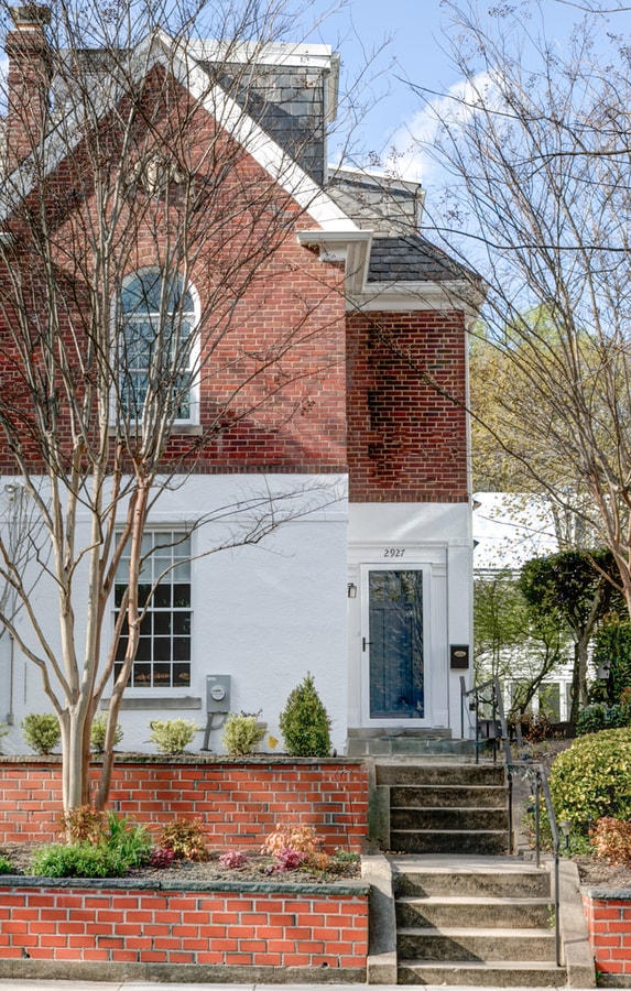 Building Photo - 2927 Cathedral Ave NW