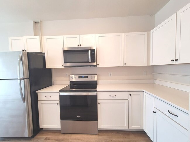 Interior Photo - 2577 Downer