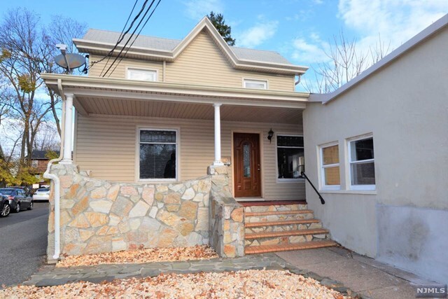 Primary Photo - 137 E Main St