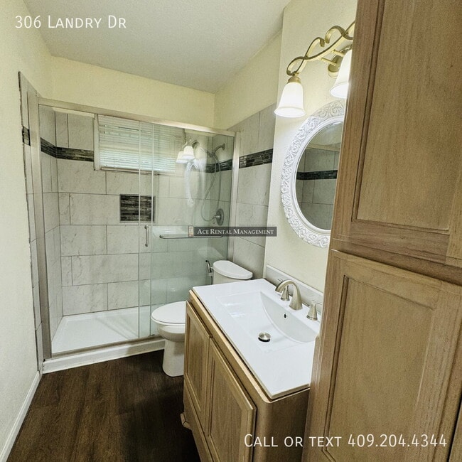 Building Photo - 306 Landry Dr