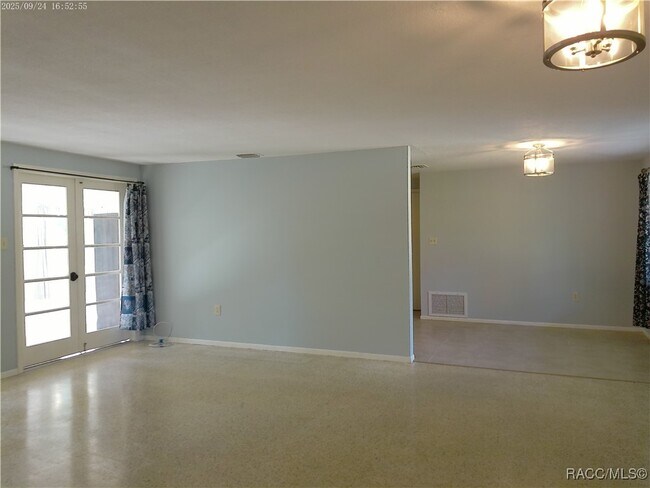 Foto del edificio - 1080 N Hollywood Cir