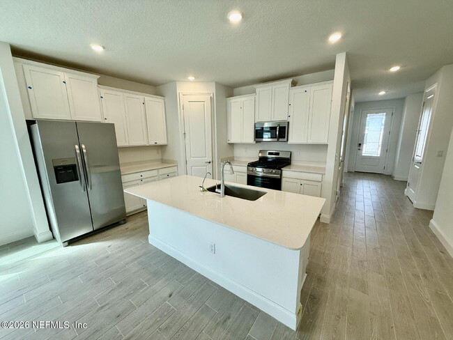 Building Photo - 99 Manistique Ave