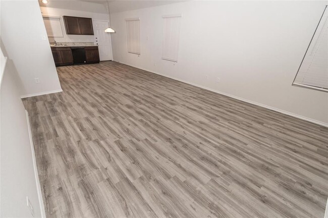 Building Photo - 5211 Blue Ranch