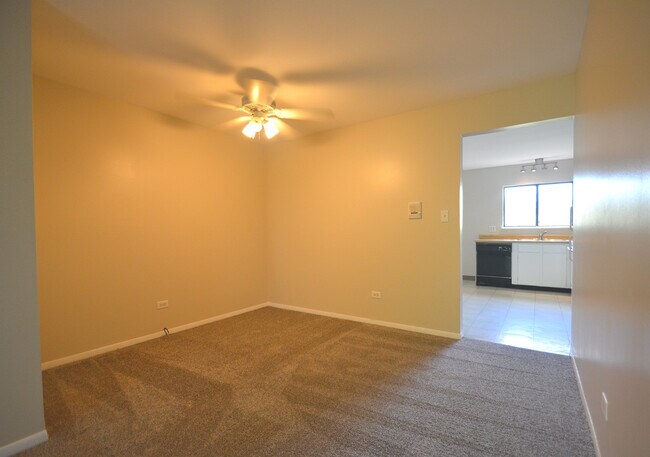 Foto del edificio - 2213 W Nichols Rd
