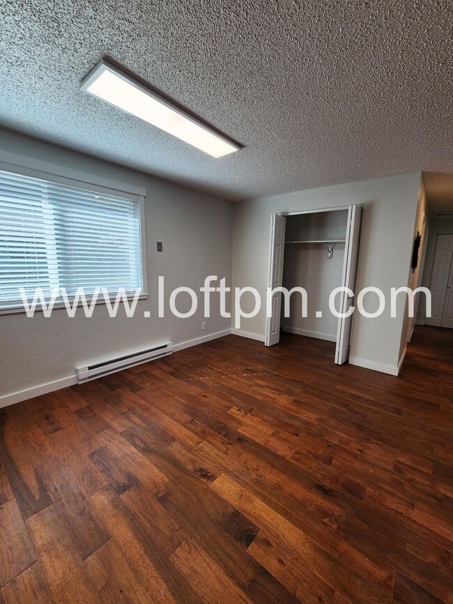 Foto del edificio - 3-Bedroom corner apartment