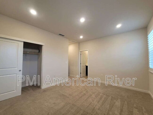 Foto del edificio - 5033 Rialto Dr