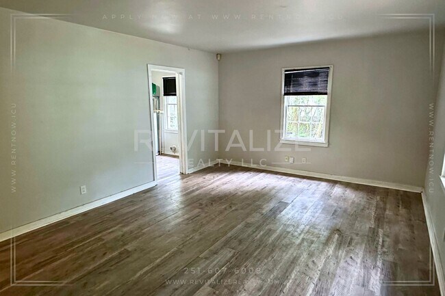 Foto del edificio - 2 Bed 1 Bath Home Close to Interstate Access!