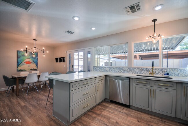 Foto del edificio - 7603 E Montecito Ave